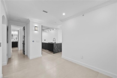 *EXTREMELY RARE* FASHION DRIVE FULLY REMODELED CONDO! Welcome to