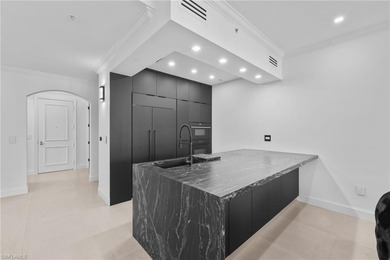 *EXTREMELY RARE* FASHION DRIVE FULLY REMODELED CONDO! Welcome to