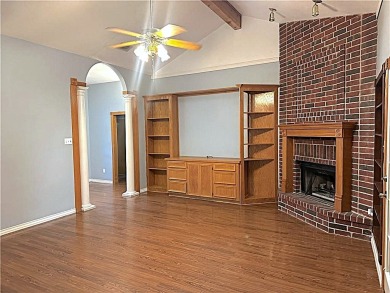 Motivated Seller! Great Investment opportunity! Possibilities