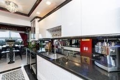 FULLY FORNSHED WITH A FEW EXPECTIONS! BEACH RESORT LIVING