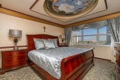 FULLY FORNSHED WITH A FEW EXPECTIONS! BEACH RESORT LIVING