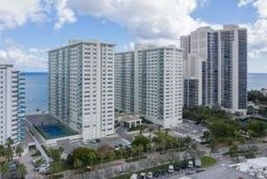 FULLY FORNSHED WITH A FEW EXPECTIONS! BEACH RESORT LIVING