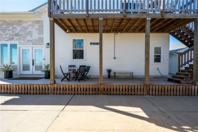 Discover this lovely Bayfront Retreat, a rare waterfront