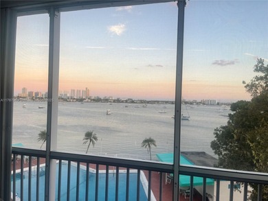 CORNER 2BED/2BATH SPACIOUS UNIT WITH PANORAMIC WATER VIEW