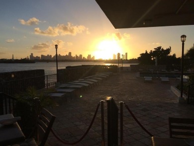 MODERN FURNISH THAT IS INCLUEDED ON THE SALE 2 BED, 2 BATH, 1