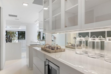 Direct intracoastal views across all 3 levels & impressive