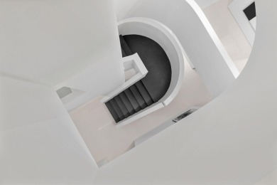 Direct intracoastal views across all 3 levels & impressive