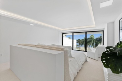 Direct intracoastal views across all 3 levels & impressive