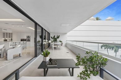 Direct intracoastal views across all 3 levels & impressive