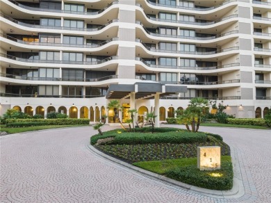 One or more photo(s) has been virtually staged. This is more