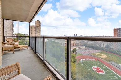 Spacious 2BR/2BA at the Winston Churchill with breathtaking