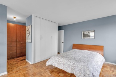 Spacious 2BR/2BA at the Winston Churchill with breathtaking