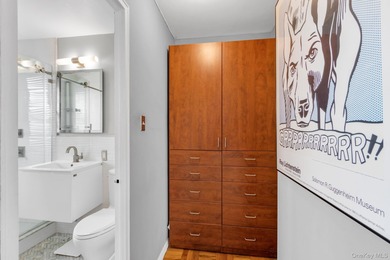 Spacious 2BR/2BA at the Winston Churchill with breathtaking