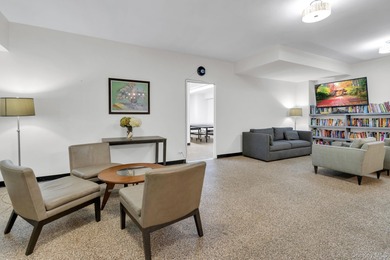 Spacious 2BR/2BA at the Winston Churchill with breathtaking