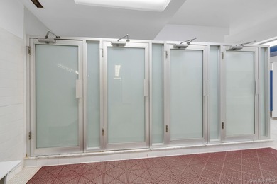 Spacious 2BR/2BA at the Winston Churchill with breathtaking