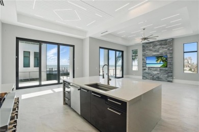 Panoramic Gulf & Sand views - 2022 Build- ELEVATED - GULF FRONT