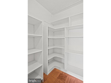 ALL UTILITIES INCLUDED Live in Style at the Center of It All -