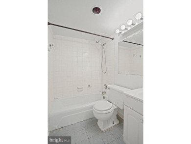 ALL UTILITIES INCLUDED Live in Style at the Center of It All -