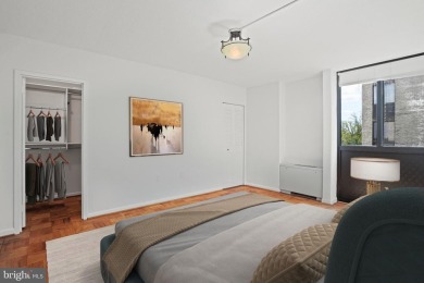 ALL UTILITIES INCLUDED Live in Style at the Center of It All -