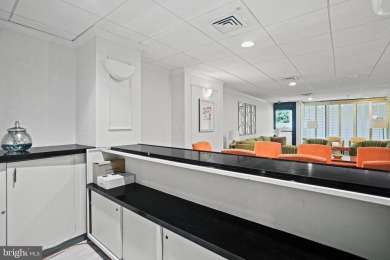 ALL UTILITIES INCLUDED Live in Style at the Center of It All -