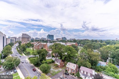 ALL UTILITIES INCLUDED Live in Style at the Center of It All -