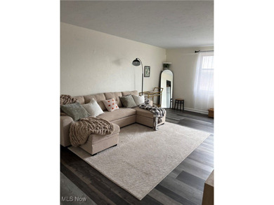 Welcome to the Lakewood Gold Coast Lifestyle! Experience