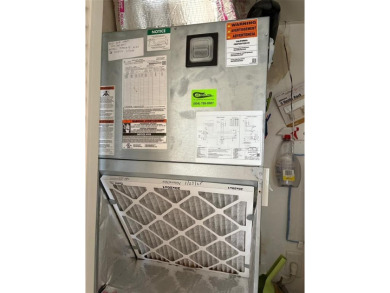 Beautiful spacious split plan 2 bedroom, 2 full bath condo with