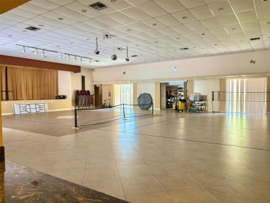 Beautiful spacious split plan 2 bedroom, 2 full bath condo with