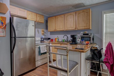 This fully occupied mixed use quadplex is an 7.75% cap rate and