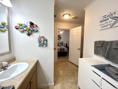 This fully occupied mixed use quadplex is an 7.75% cap rate and