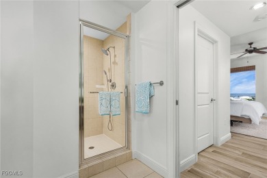 Stunning and fully updated 3 bed/2bath 7th floor condo