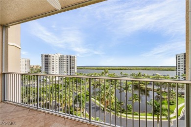 Stunning and fully updated 3 bed/2bath 7th floor condo