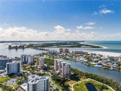 Stunning and fully updated 3 bed/2bath 7th floor condo