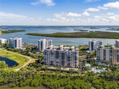 Stunning and fully updated 3 bed/2bath 7th floor condo