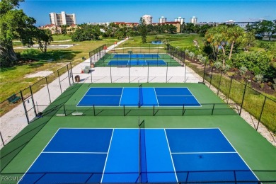 Stunning and fully updated 3 bed/2bath 7th floor condo