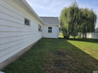 Large 1 bedroom home with nice sized lot. Extra room for a