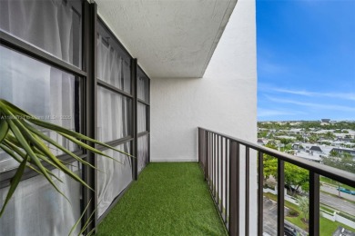 Priced to sell! 
Great high floor convertible condo with great