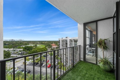 Priced to sell! 
Great high floor convertible condo with great