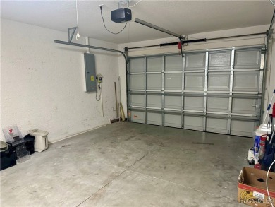 PRIME LOCATION AND OFFICE BUILDING !! Built AND only occupied by