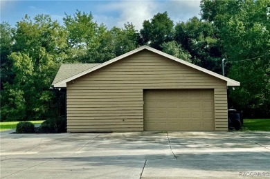 PRIME LOCATION AND OFFICE BUILDING !! Built AND only occupied by