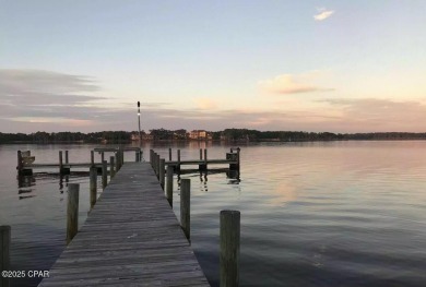 On Lake Powell- It is Florida's largest dune lake. Two Pools