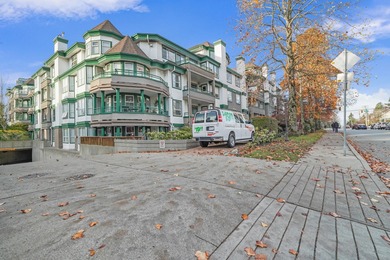 Welcome to Embassy!! Just steps to shopping and public