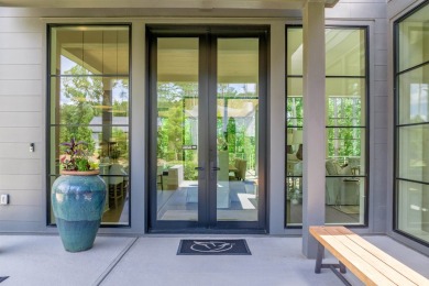 You'll find classic elegance in this transitional-style lake