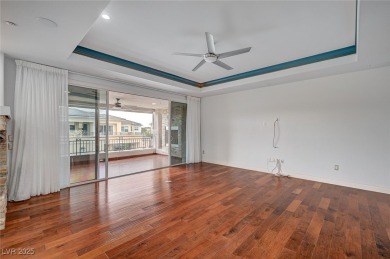 TOP FLOOR RESIDENCE AVAILABLE! LOCATION & LUXURY MEET IN THIS