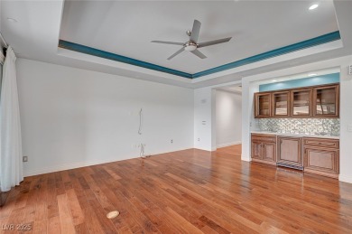 TOP FLOOR RESIDENCE AVAILABLE! LOCATION & LUXURY MEET IN THIS