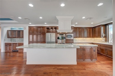 TOP FLOOR RESIDENCE AVAILABLE! LOCATION & LUXURY MEET IN THIS