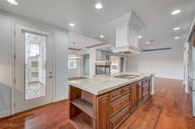 TOP FLOOR RESIDENCE AVAILABLE! LOCATION & LUXURY MEET IN THIS