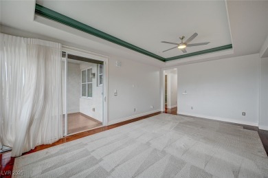 TOP FLOOR RESIDENCE AVAILABLE! LOCATION & LUXURY MEET IN THIS