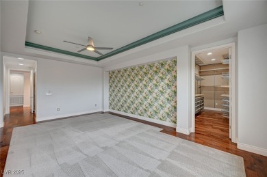 TOP FLOOR RESIDENCE AVAILABLE! LOCATION & LUXURY MEET IN THIS