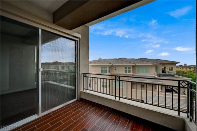 TOP FLOOR RESIDENCE AVAILABLE! LOCATION & LUXURY MEET IN THIS